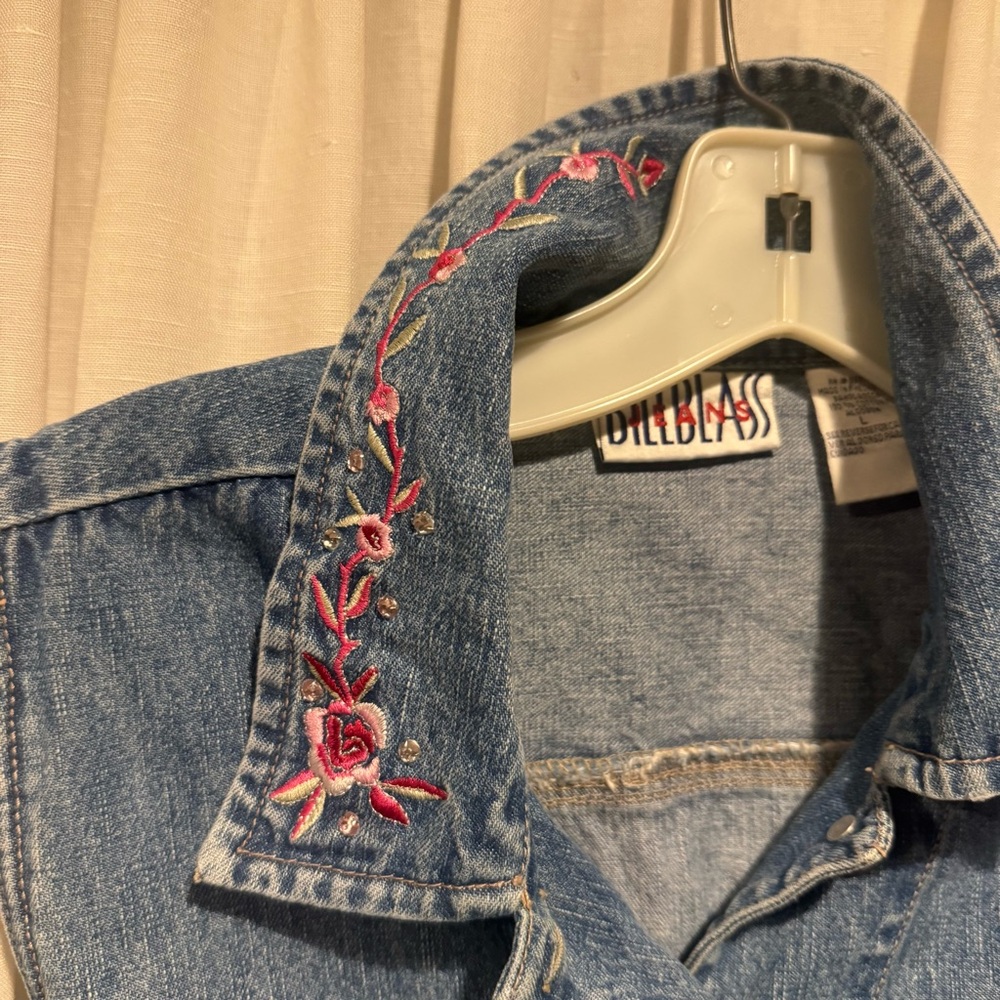 Bill Blass Denim Vest with Pink/RedFloral Embroidery and Rhinestone studs - Picture 2 of 7